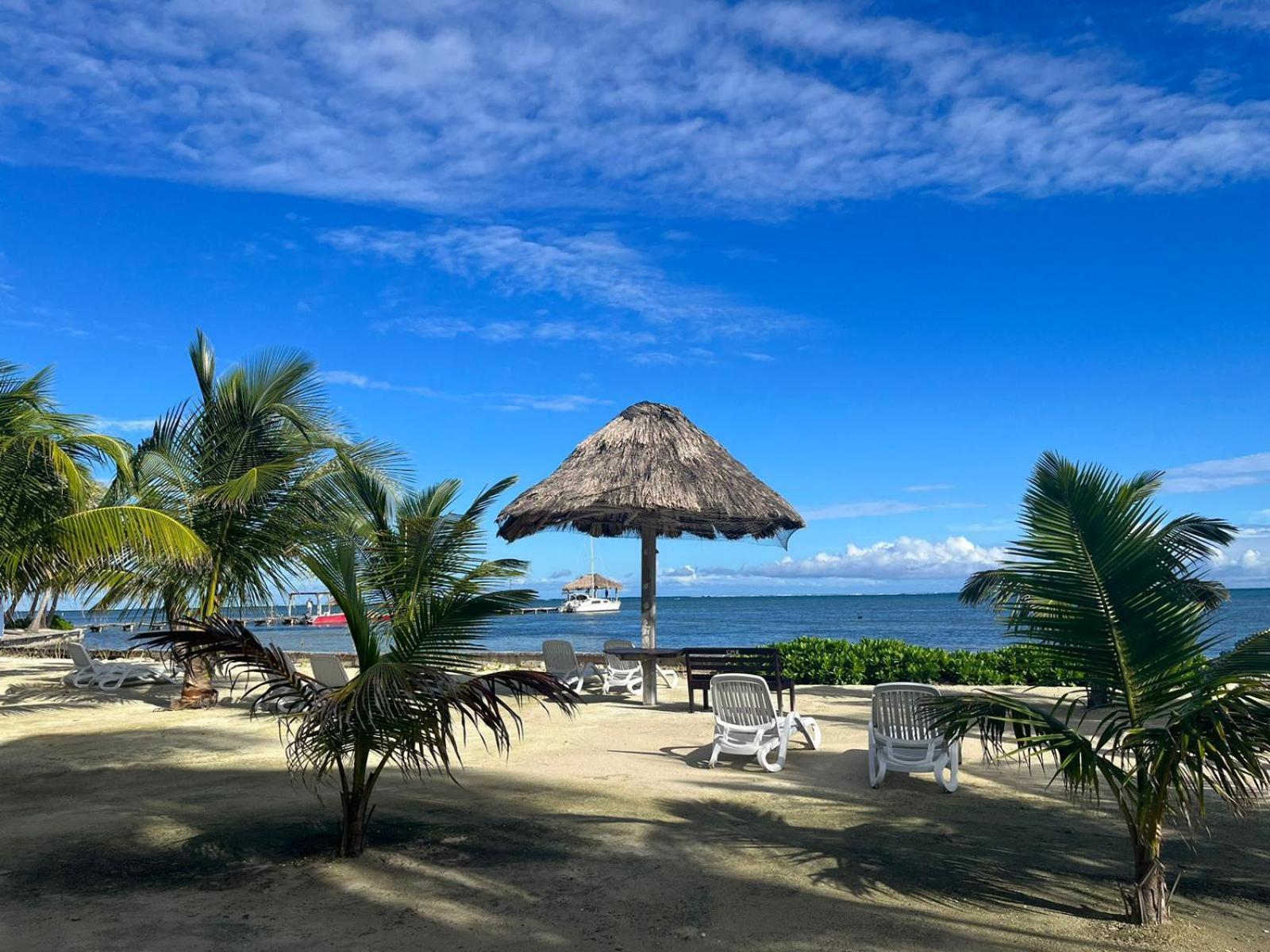 Captain Morgan'S Retreat San Pedro  Buitenkant foto