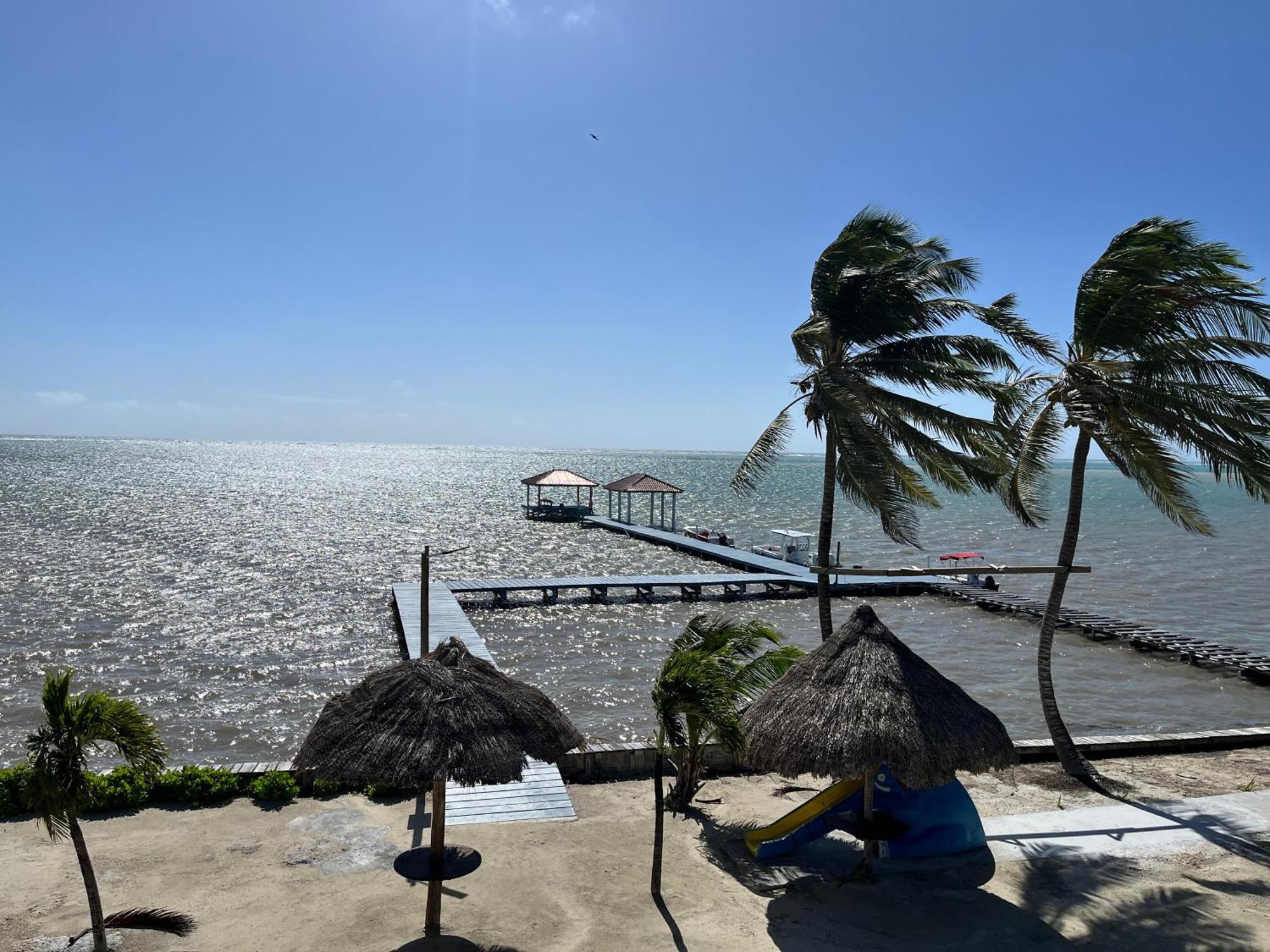 Captain Morgan'S Retreat San Pedro  Buitenkant foto